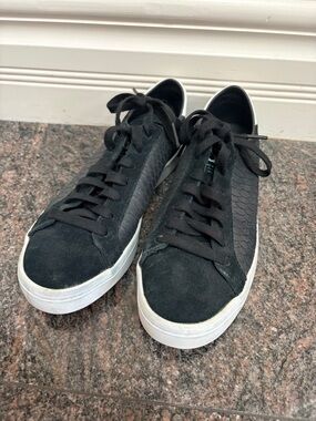Adidas Sneakers - Size 7.5